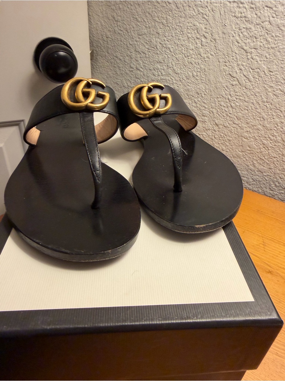 Gucci Black Leather Thong Sandals with Gold Double G Hardware - Picture 2 of 5